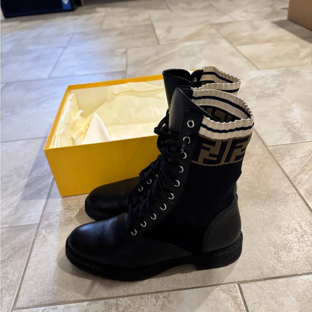 Fendi ankle boot FF cuff size 39.5